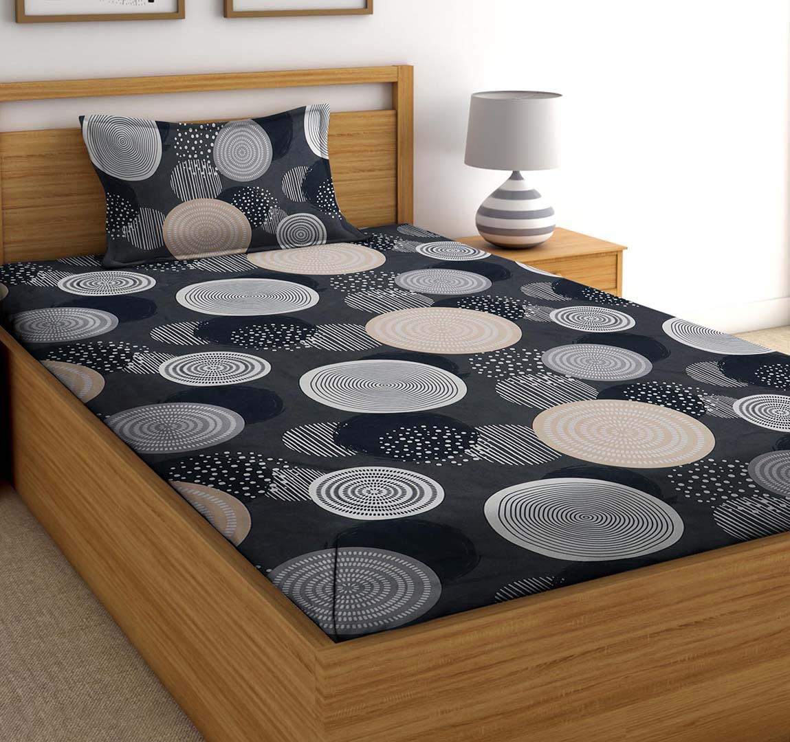 Cotton (78x72 Inch) Double Size Bedsheet With 2 Pillow Cover in Multicolor Image 4