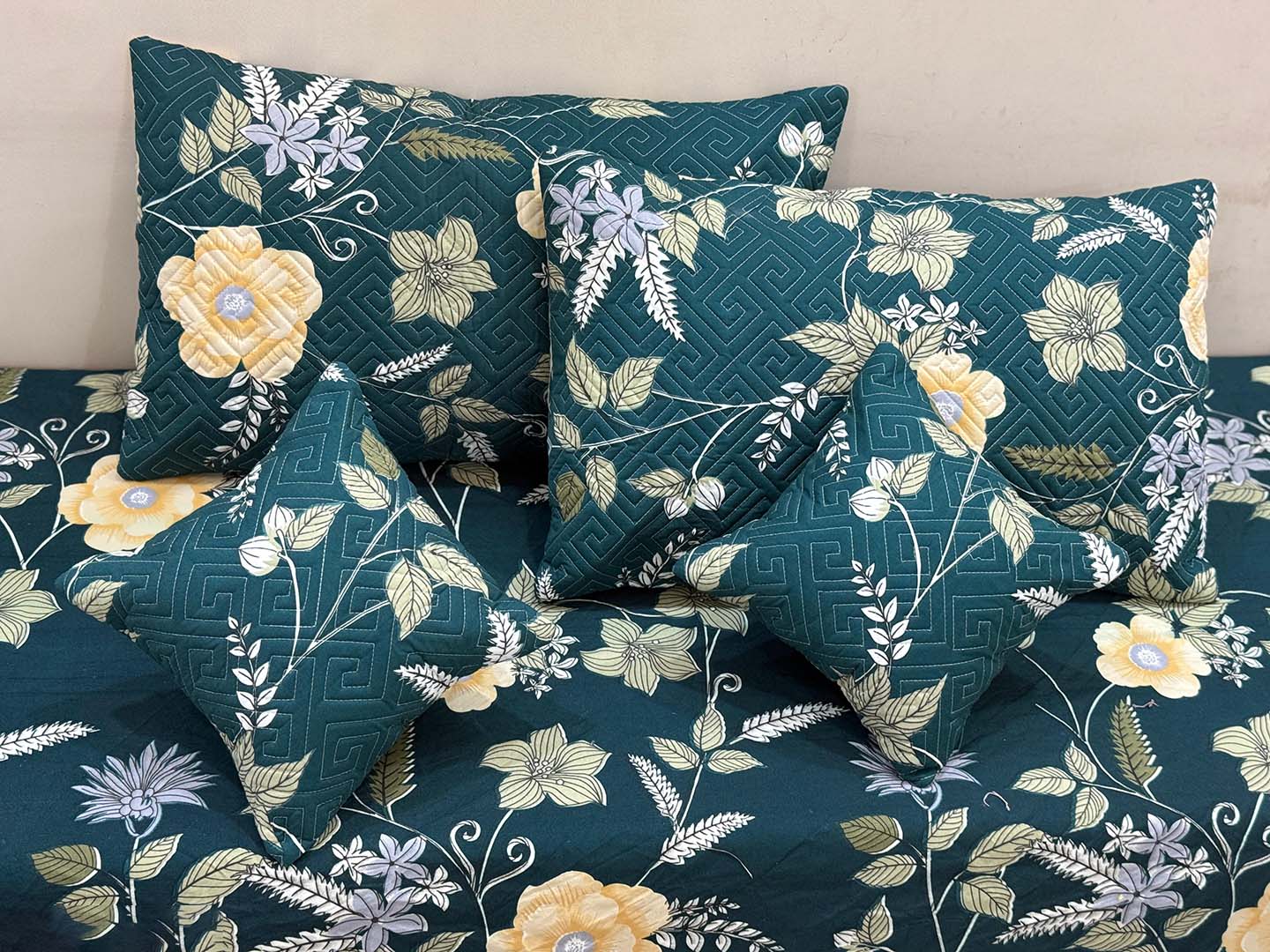 Glace Cotton (90x100 Inch) Double Size Bedsheet With 2 Pillow Cover in Multicolor Image 4