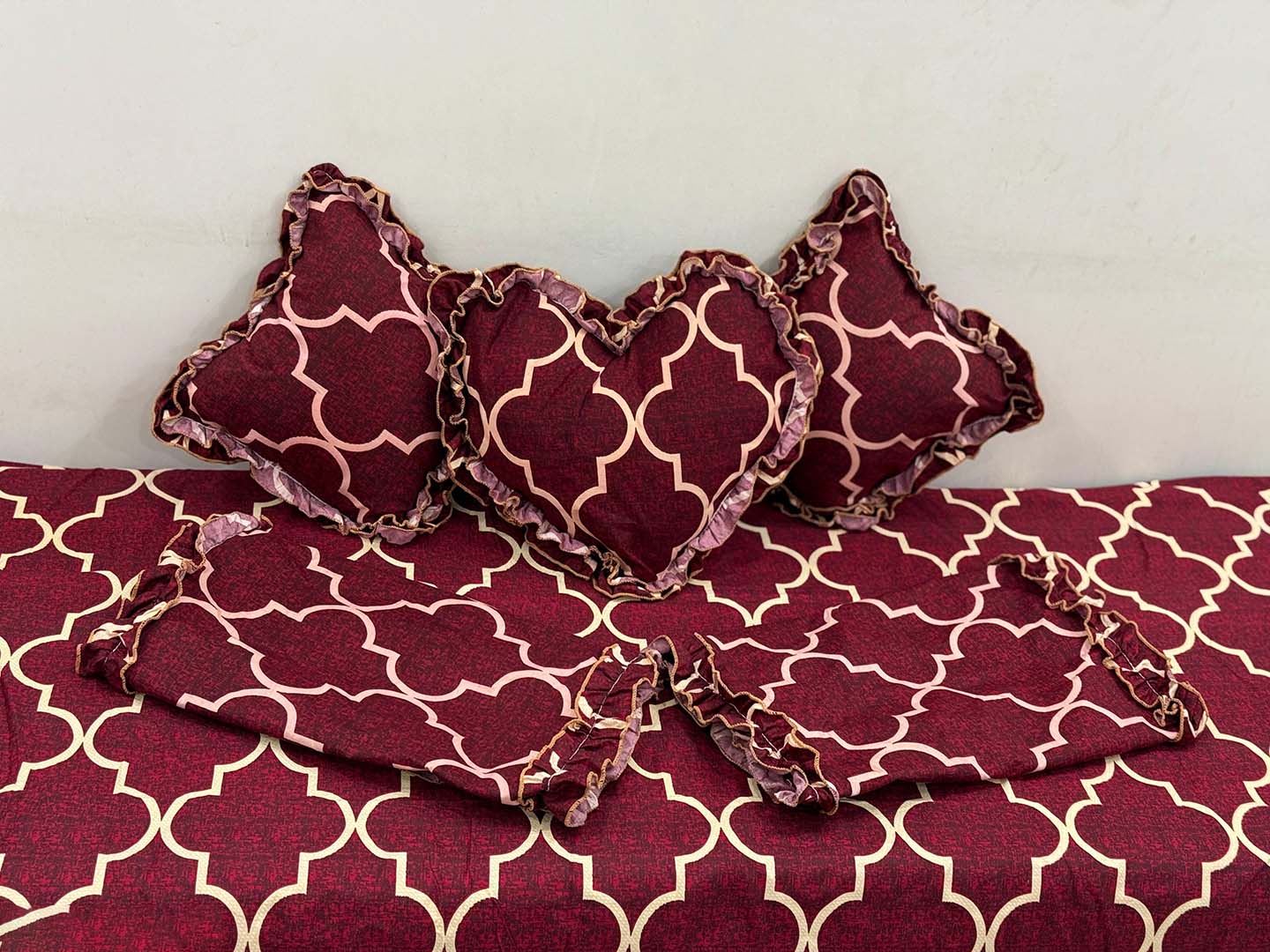 Glace Cotton (90x100 Inch) Double Size Bedsheet With 2 Pillow Cover in red Color Image 3